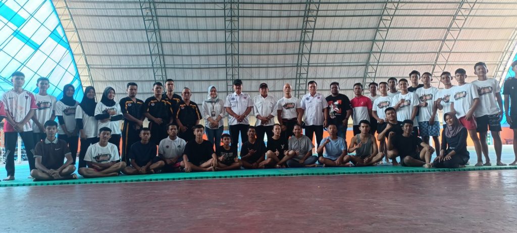 Seminar Jam Gadang KickBoxing & Workshop bersama Master Zuli Silawanto di Gor Bermawi Bukittinggi
